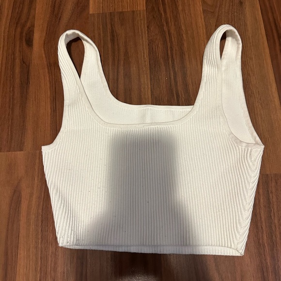 SOLD | Aritzia / Babaton: Sculpt Knit Squareneck Cropped - Picture 3 of 4